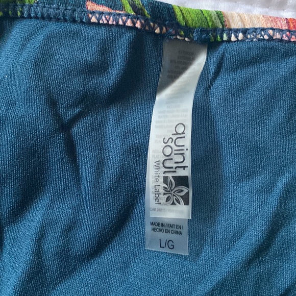 Brand new floral Quint Soul bikini. - Picture 2 of 4